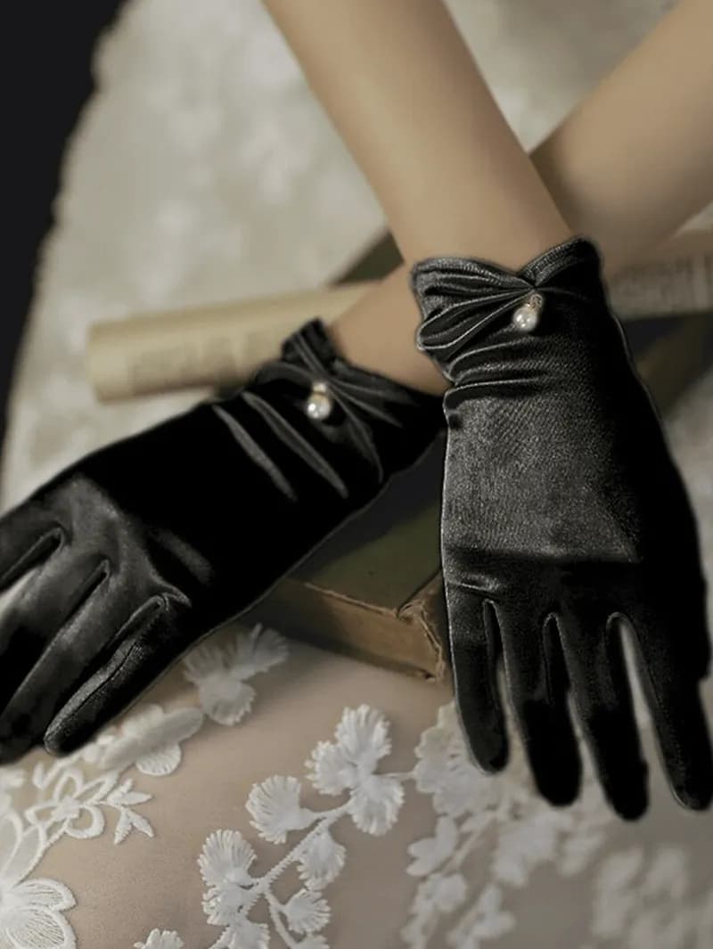 Women's Classic Gloves — image 1 of 1