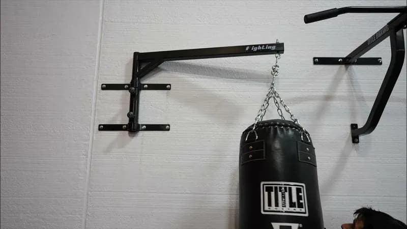 Fighting Slip-N-Move Wallmount Hanger 2.0 — image 1 of 1