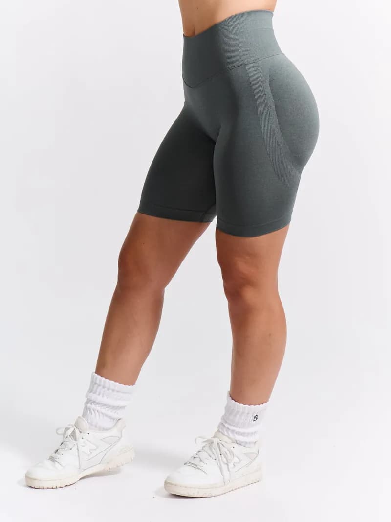 Miracle Seamless Short 6" - Sage Ombre — image 1 of 1