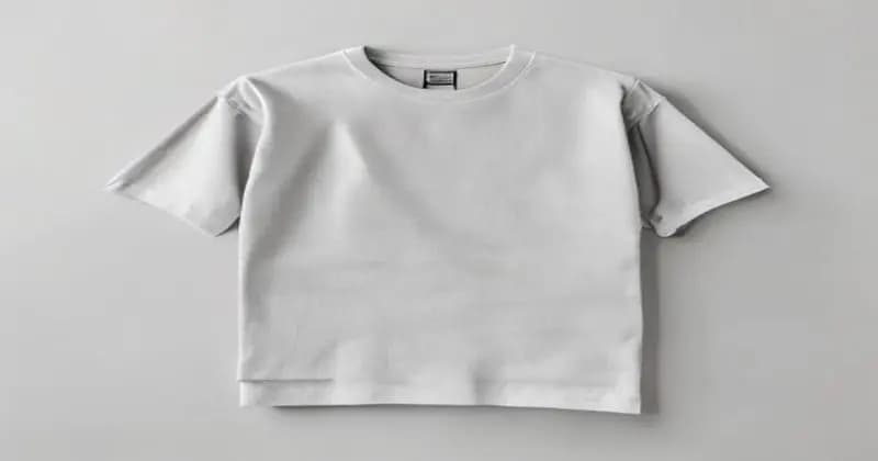 Oversized vs regular fit T-shirt comparison
